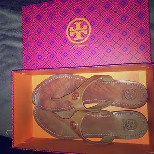 Tory Burch Patent Leather Terra Logo Thong Sandals